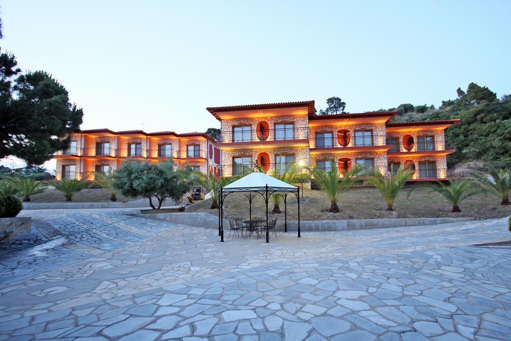 Ta 2 Pefka - Petros Italos Neos Marmaras Exterior foto